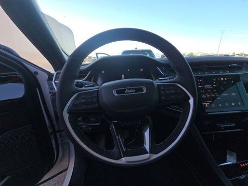 Certified 2023 Jeep Grand Cherokee L Laredo image 11