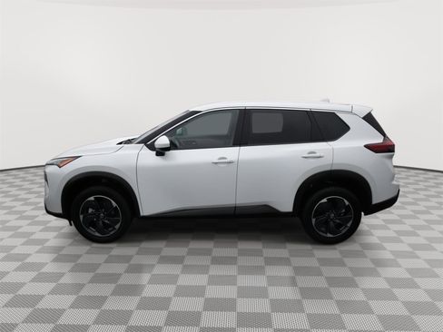 Used 2025 Nissan Rogue SV AWD/4WD image 8