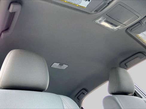 Used 2015 Toyota Camry LE FWD image 14