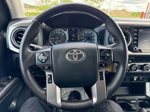 Used 2020 Toyota Tacoma SR5 w/ Technology Package AWD/4WD image 11