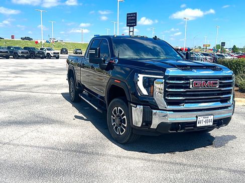 Used 2024 GMC Sierra 2500 SLE w/ SLE Convenience Package image 4