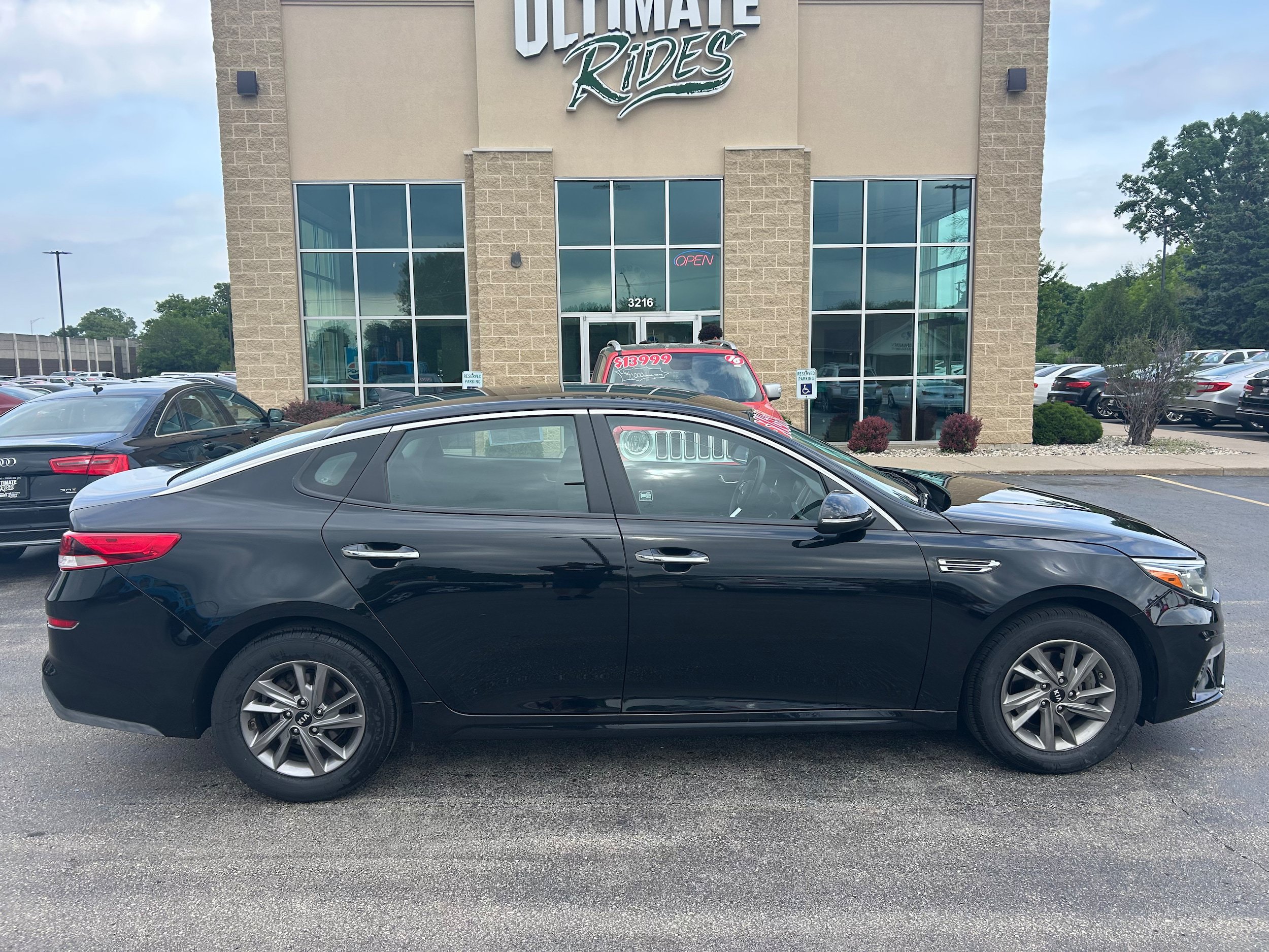 Used 2020 Kia Optima LX FWD image 1