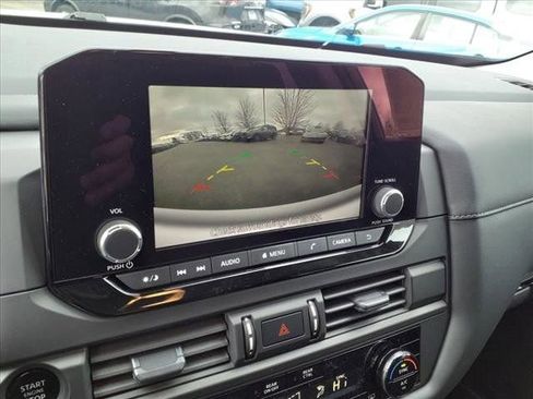 New 2025 Nissan Pathfinder S image 10