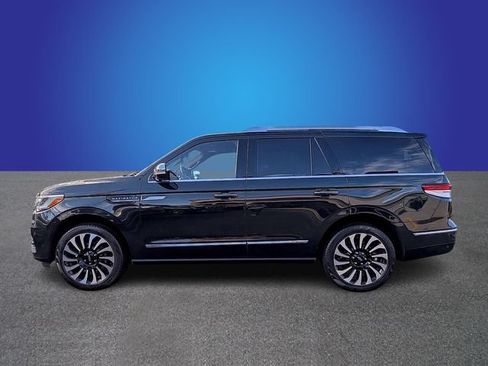 Used 2023 Lincoln Navigator Black Label AWD/4WD image 2