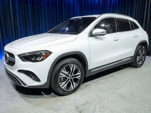 New 2025 Mercedes-Benz GLA 250 4MATIC image 1