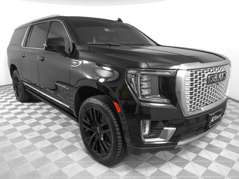 Used 2021 GMC Yukon XL Denali w/ Denali Ultimate Package AWD/4WD image 2