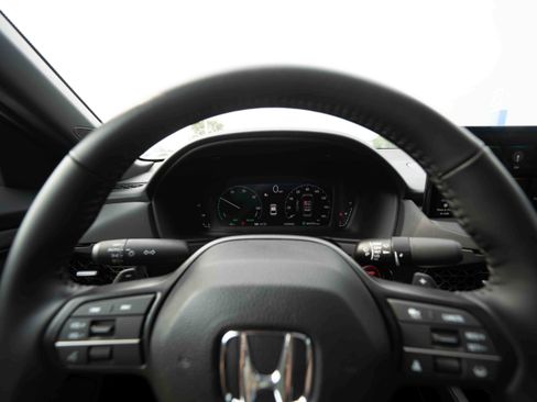 Used 2025 Honda Accord Sport image 15