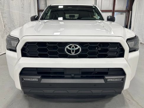 Used 2025 Toyota 4Runner TRD Off-Road AWD/4WD image 2