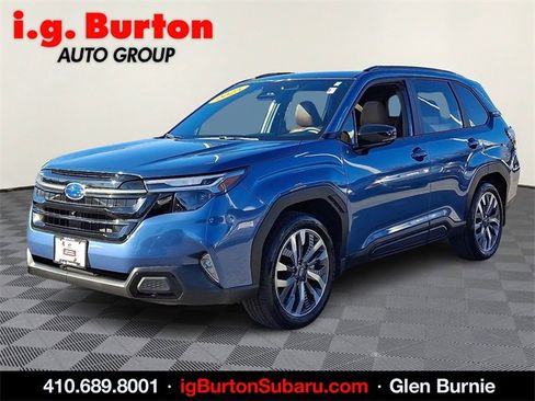 Used 2025 Subaru Forester Touring image 3