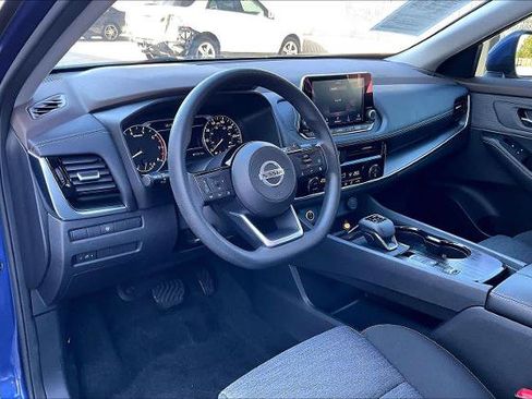 Certified 2021 Nissan Rogue SV image 17