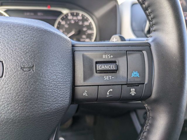 Used 2025 Nissan Rogue SV AWD/4WD image 23
