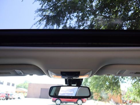 Used 2015 Lexus CT 200h w/ Navigation Package FWD image 28