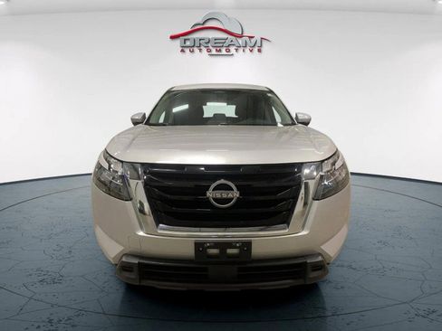 Used 2024 Nissan Pathfinder SV AWD/4WD image 3
