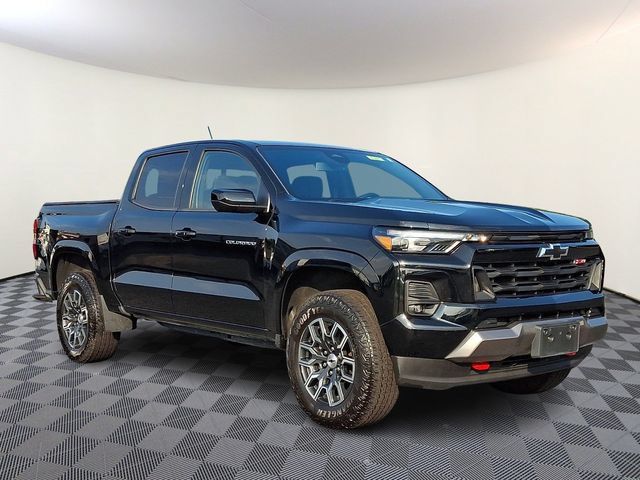 Used 2024 Chevrolet Colorado Z71 w/ Z71 Convenience Package 2 AWD/4WD image 1