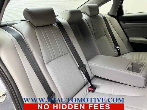 Used 2018 Honda Accord Touring image 19