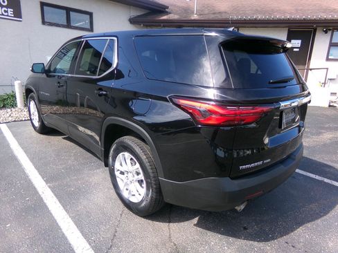 Used 2022 Chevrolet Traverse LS AWD/4WD image 41