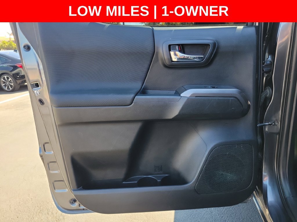 Used 2018 Toyota Tacoma TRD Sport w/ Technology Package RWD image 17
