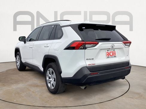 Used 2021 Toyota RAV4 LE FWD image 11