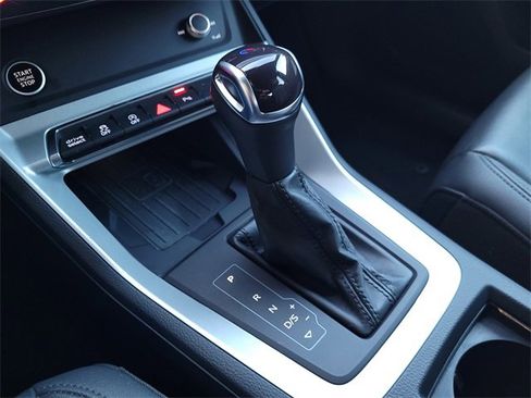 Used 2024 Audi Q3 2.0T Premium image 12