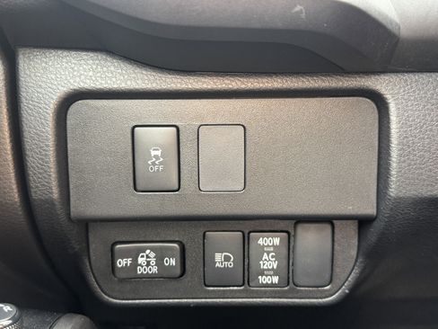 Used 2023 Toyota Tacoma TRD Off-Road AWD/4WD image 40
