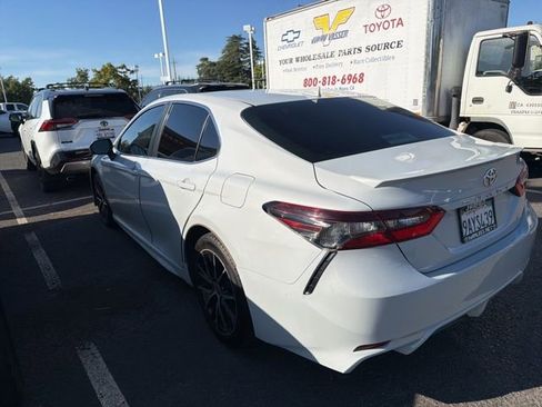 Used 2022 Toyota Camry SE FWD image 12