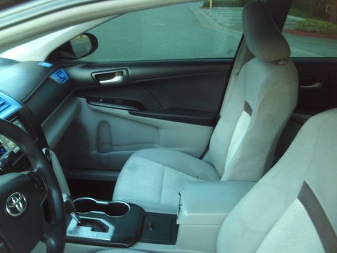 Used 2012 Toyota Camry LE image 18