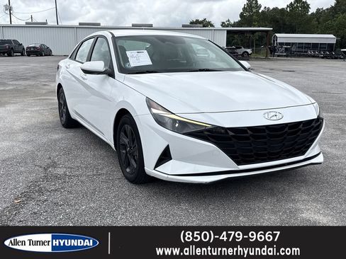 Used 2022 Hyundai Elantra Blue FWD image 1