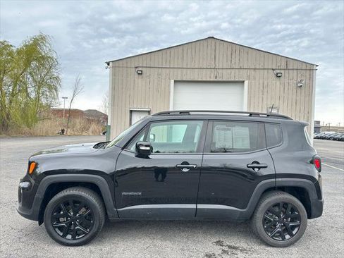 Certified 2022 Jeep Renegade Altitude w/ Convenience Group AWD/4WD image 11