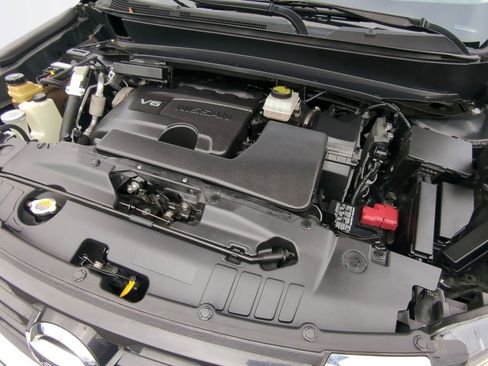Used 2020 Nissan Pathfinder S FWD image 30