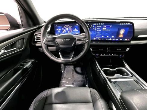 Used 2024 Chevrolet Traverse LT w/ Midnight/Sport Edition AWD/4WD image 8