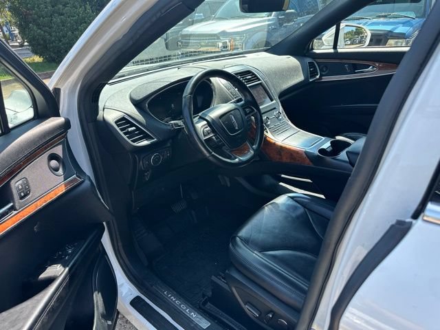 Used 2020 Lincoln Nautilus Reserve w/ Cargo Utility Package AWD/4WD image 9