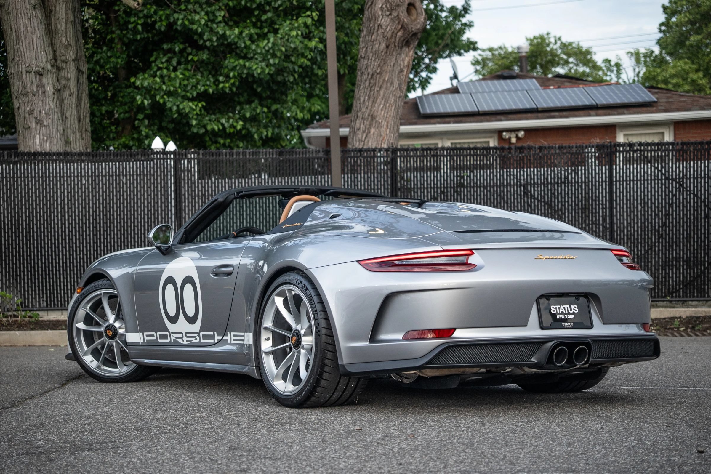 Used 2019 Porsche 911 Speedster RWD image 31