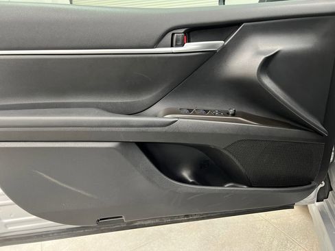 Used 2024 Toyota Camry SE image 11