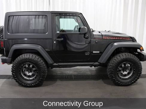 Used 2017 Jeep Wrangler Rubicon AWD/4WD image 2
