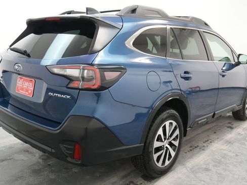 Used 2022 Subaru Outback Premium image 9