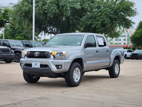 Used 2015 Toyota Tacoma 4x4 Double Cab w/ SR5 Package image 3