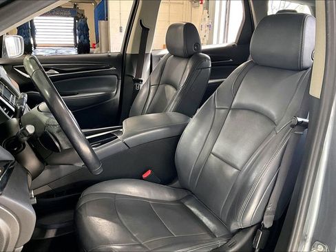 Used 2018 Buick Enclave Essence image 15