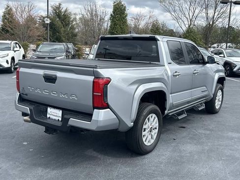 Used 2024 Toyota Tacoma SR5 AWD/4WD image 4