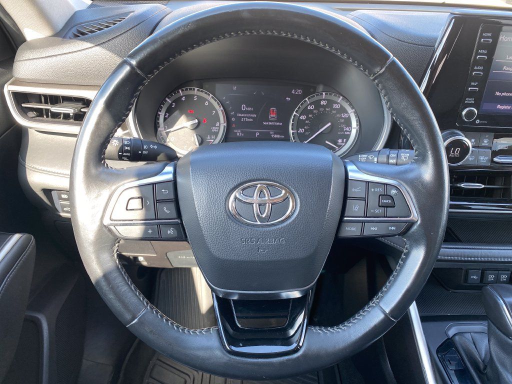 Used 2021 Toyota Highlander XLE AWD/4WD image 52