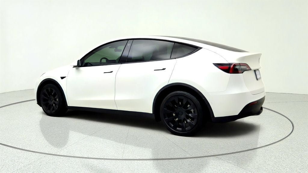 Used 2021 Tesla Model Y Long Range AWD/4WD image 7
