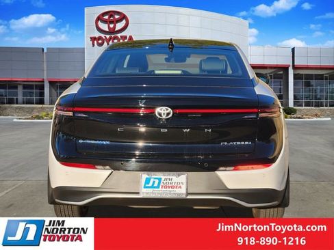 Used 2025 Toyota Crown Platinum image 6