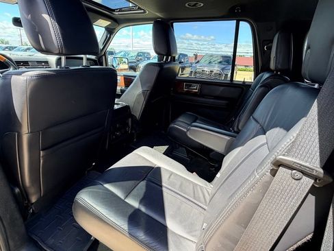 Used 2016 Lincoln Navigator Select AWD/4WD image 21