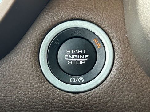 Used 2019 RAM 1500 Laramie image 19