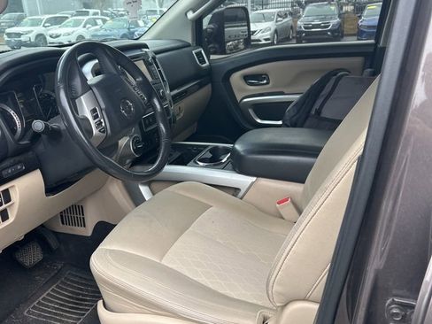 Used 2017 Nissan Titan SV image 2