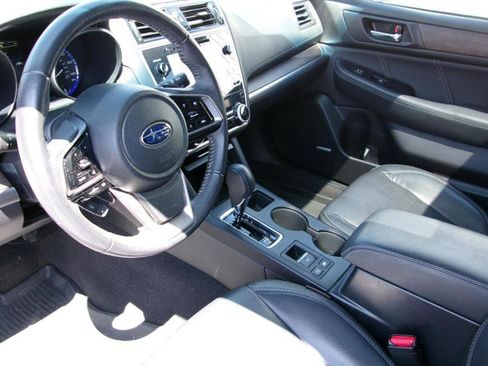 Used 2019 Subaru Outback 2.5i Limited w/ Popular Package #2 image 12