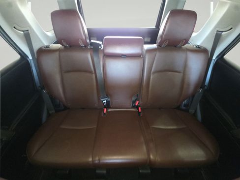 Used 2015 Toyota 4Runner Limited w/ Four Season Floor Mat Package AWD/4WD image 27