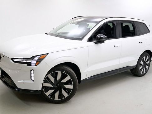 New 2026 Volvo EX90 Plus AWD/4WD image 3