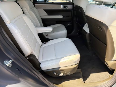 Certified 2025 Hyundai Santa Fe Calligraphy FWD image 15