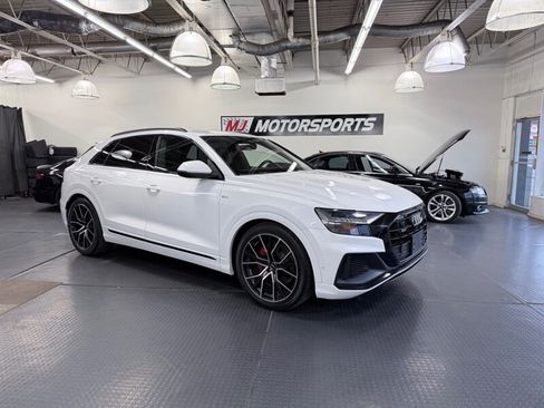 Used 2019 Audi Q8 Prestige w/ Luxury Package image 1