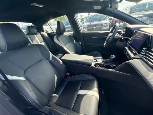 Used 2025 Toyota Camry XSE FWD image 16